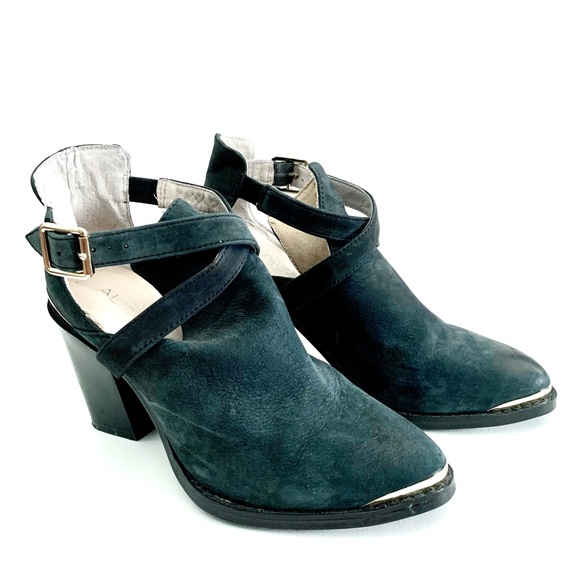 Aldo dark green suede western booties. W6.5